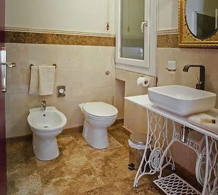 Oda ve Kahvaltı La Bauta 3*
